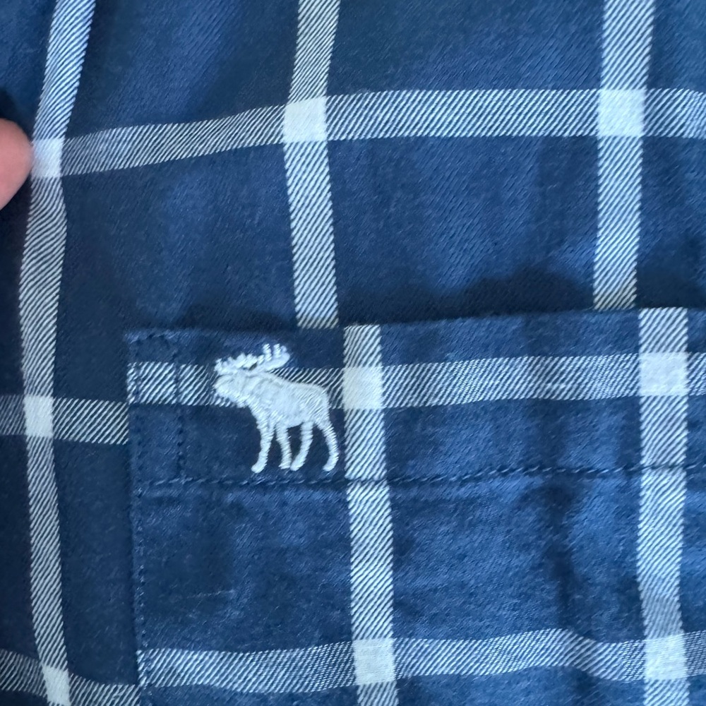 Abercrombie Kids Navy and White Plaid Shirt size 11/12 - Picture 3 of 7